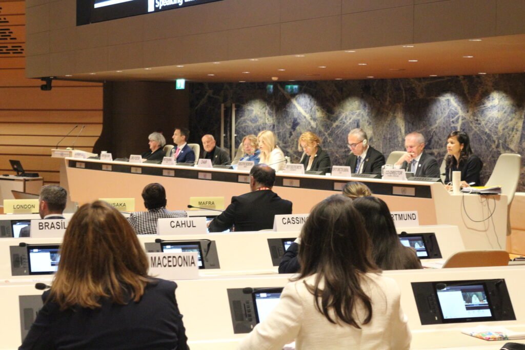 Панель спікерів Forum of Mayors 2024 під час обговорення міської політики