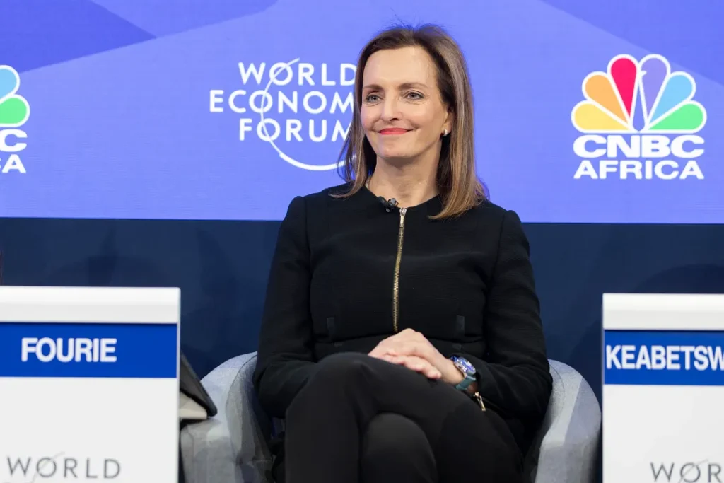 Спікерка на сцені під час World Economic Forum Davos 2025