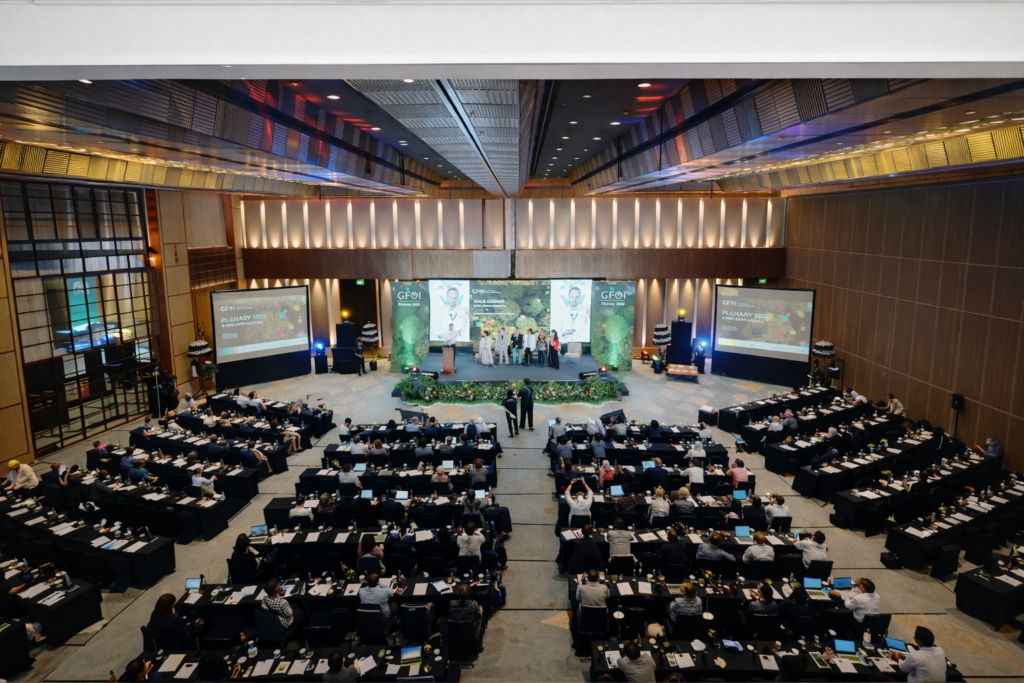 Пленарна сесія GFOI Plenary 2025 у конференц-залі